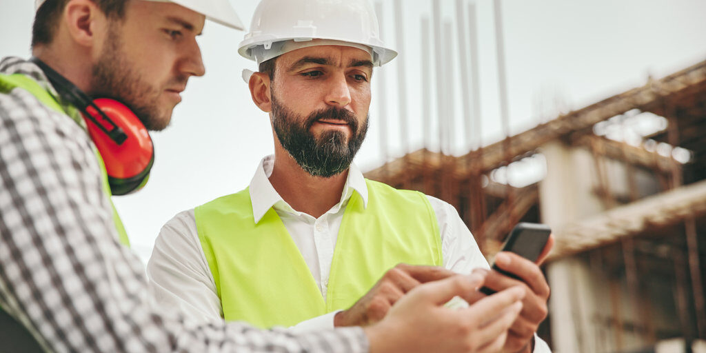 How to shortlist good builders - builders active on mobile phone
